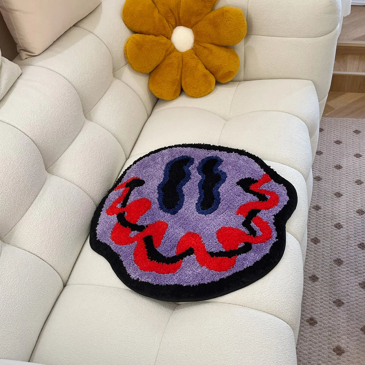 TRIPPY FACE RUG